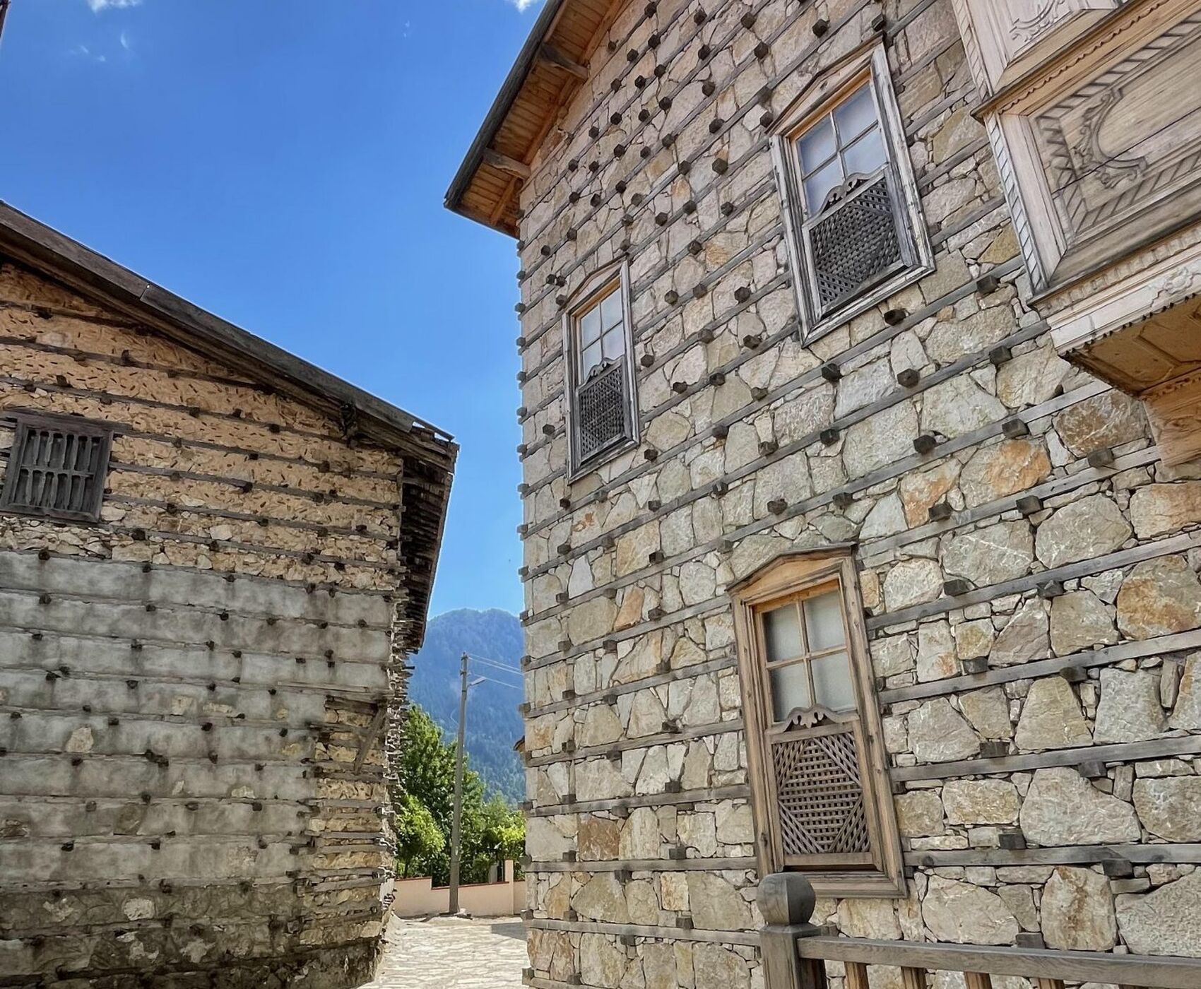 ALTINBEŞİK MAĞARASI & ORMANA DÜĞMELİ EVLER & BEYŞEHİR NİLÜFER BAHÇELERİ & LEYLEKLER VADİSİ & LAVANTA TARLALARI