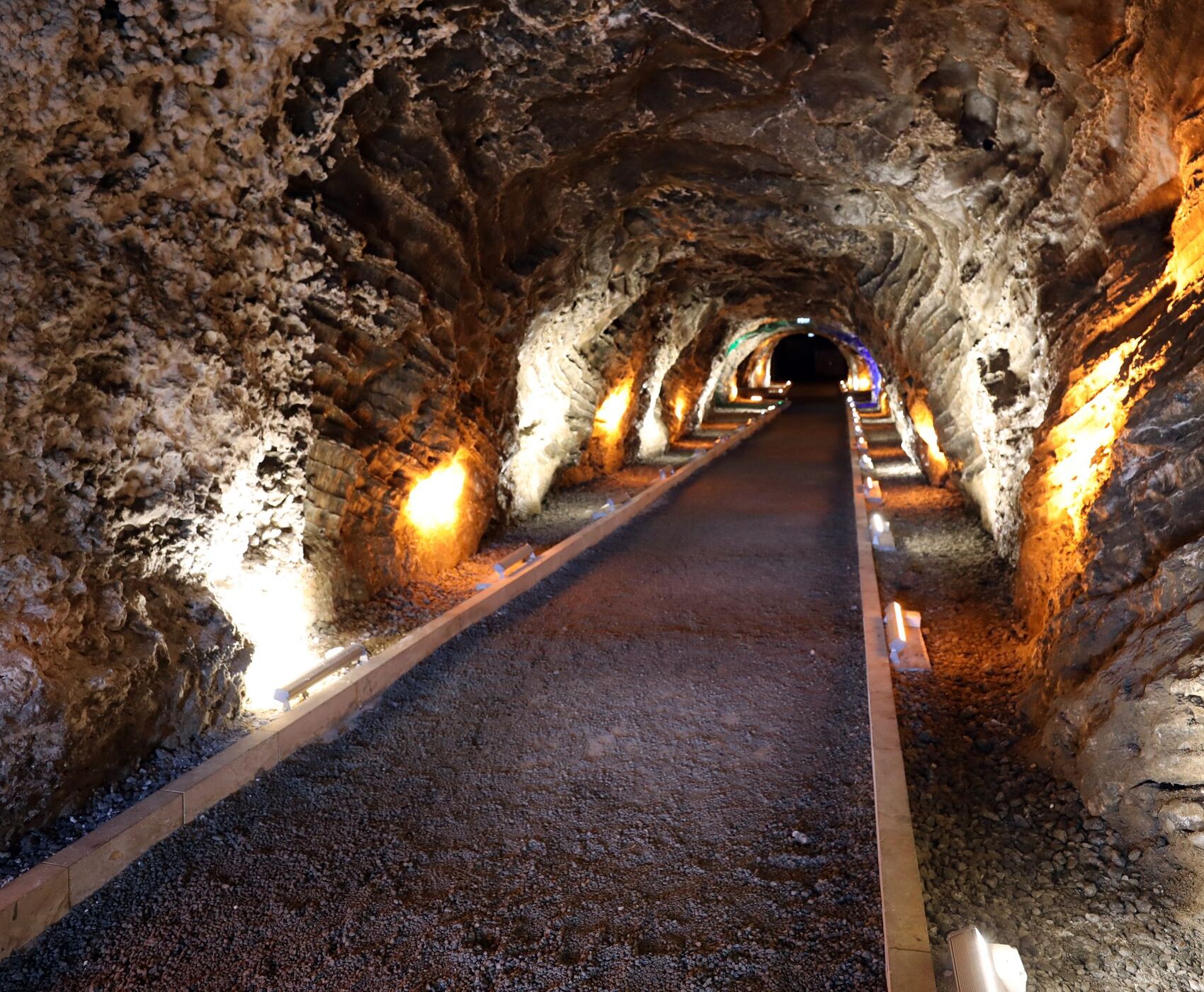 ANTALYA DAN DİREKT UÇAKLI VAN KARS & PERU GÖKKUŞAĞI TEPELERİ DEĞİL ERZURUM GÖKKUŞAĞI TEPELERİ